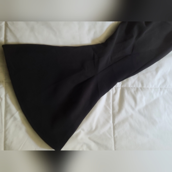 Bell Sleeve Crew Neck Top by Catherine Malandrino - Picture 5 of 12